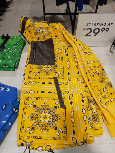 Department Store «Saks OFF 5TH», reviews and photos, 300 Canal St, Somerville, MA 02145, USA