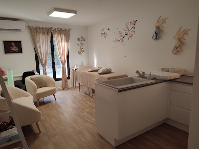 Le Bien Naitre de Cassialine / Thalasso bain bébé / Massage prénatal et bébé / Portage / Allaitement à Arcachon