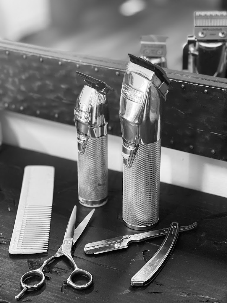 Dapper & Co Barbershop 70433