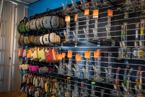 Tobacco Shop «Sky High Smoke Shop», reviews and photos, 33 W Southern Ave, Tempe, AZ 85282, USA