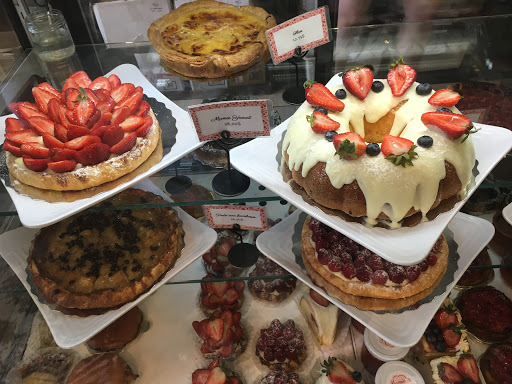 Cakes in Montreal