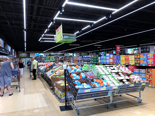 Supermarket «ALDI», reviews and photos, 1365 Lee St, Des Plaines, IL 60018, USA