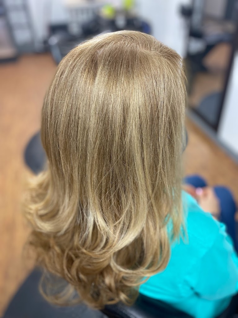 The Queen Beauty Salon & Barber 29910