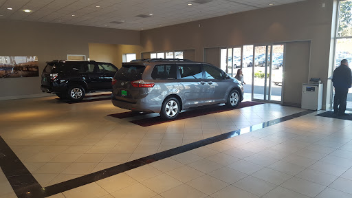 Toyota Dealer «Toyota of Gladstone», reviews and photos, 19375 McLoughlin Blvd, Gladstone, OR 97027, USA
