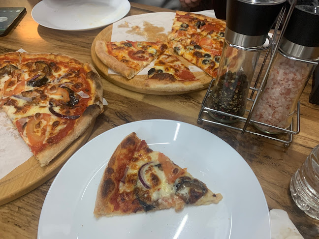 Reviews of Wood Oven Pizzeria (Kilburn) in London - Pizza