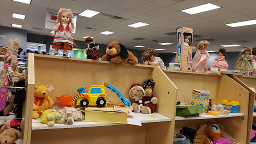 Thrift Store «Step Thrift Store», reviews and photos, 23830 Ford Rd, Dearborn Heights, MI 48127, USA