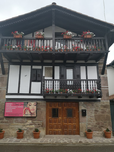 Centro de Belleza Elena Urrutia en Arizkun, Pamplona