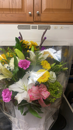 Florist «Petite Florist Bellmore Florist», reviews and photos, 2701 Pettit Ave, Bellmore, NY 11710, USA