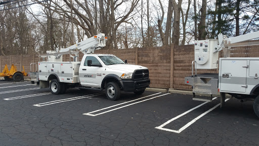 Shipping and Mailing Service «FedEx Ship Center», reviews and photos, 21600 Melrose Ave, Southfield, MI 48075, USA