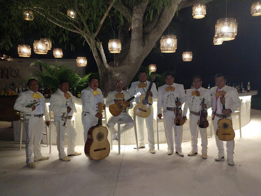 MARIACHI ÁGUILA