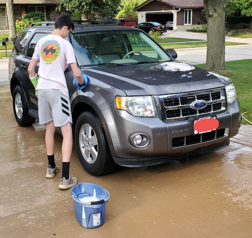 Used Car Dealer «CLASSIC MOTORCARS INC», reviews and photos, 7010 W Lincoln Ave, Milwaukee, WI 53219, USA