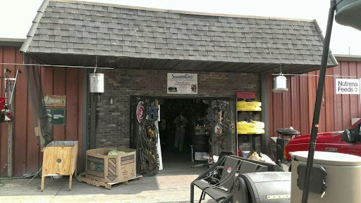 Farmers Feed & Supply Inc, 16 E Fleming Rd, Montgomery, AL 36105, USA, 