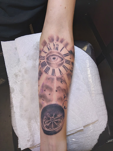 Tattoo Shop «Lost Soul Tattoo & Piercing», reviews and photos, 2609 Wilmington Pike, Dayton, OH 45419, USA