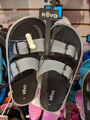 Shoe Store «Payless Shoe Source», reviews and photos, 1604 Chestnut St, Philadelphia, PA 19103, USA