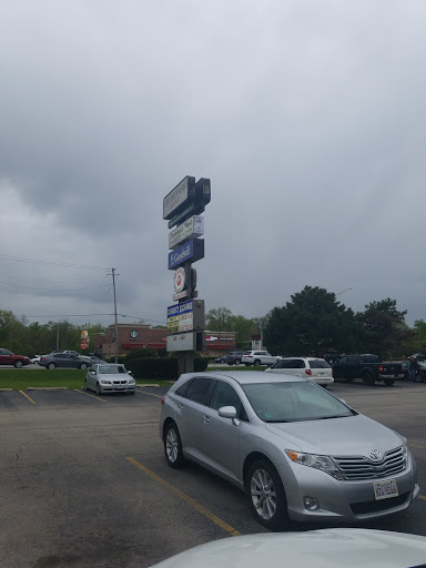 Thrift Store «Goodwill Store & Donation Center», reviews and photos, 675 W North Ave, Elmhurst, IL 60126, USA