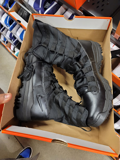 Clothing Store «Nike Factory Store», reviews and photos, 1101 Outlet Collection Way, Auburn, WA 98001, USA