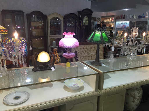 Antique Store «Days Of Olde Antiques & Collectibles At Galloway», reviews and photos, 110 S New York Rd, Galloway, NJ 08205, USA