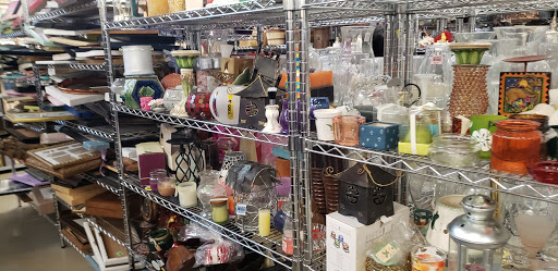 Non-Profit Organization «Goodwill Store & Donation Center», reviews and photos, 351 E Roosevelt Rd, Lombard, IL 60148, USA