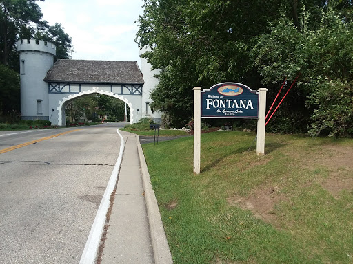 Golf Course «Country Club Estates Golf Course», reviews and photos, 365 E Pottawatomi Dr, Fontana-On-Geneva Lake, WI 53125, USA