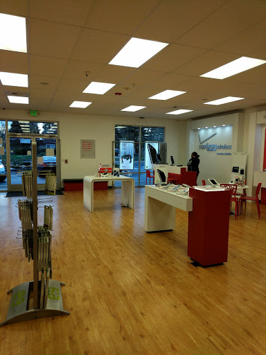 Cell Phone Store «Verizon Authorized Retailer - A Wireless», reviews and photos, 17340 140th Ave SE #35b, Renton, WA 98058, USA