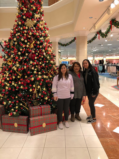 Department Store «Von Maur», reviews and photos, 7700 E Kellogg Dr N, Wichita, KS 67207, USA