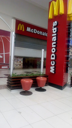 McDonalds Plaza Patio
