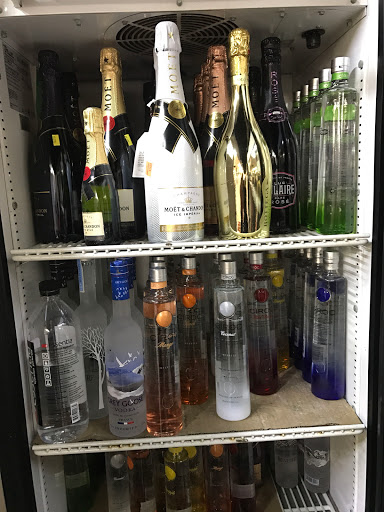 Market «Liquor Wine Store Super Y Market», reviews and photos, 7130 Middlebelt Rd, Romulus, MI 48174, USA