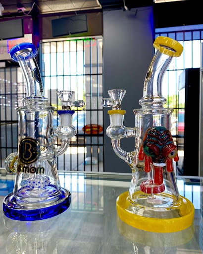 Tobacco Shop «Pine-Apple Xpress Smoke Shop Vape Shop, & Hookahs Sugar Land», reviews and photos, 10701 W Bellfort Ave b182, Houston, TX 77099, USA