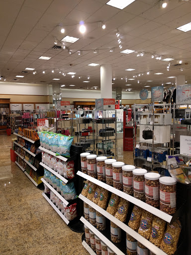 Department Store «Century 21 Department Store», reviews and photos, 1 N Park Pl, Morristown, NJ 07960, USA