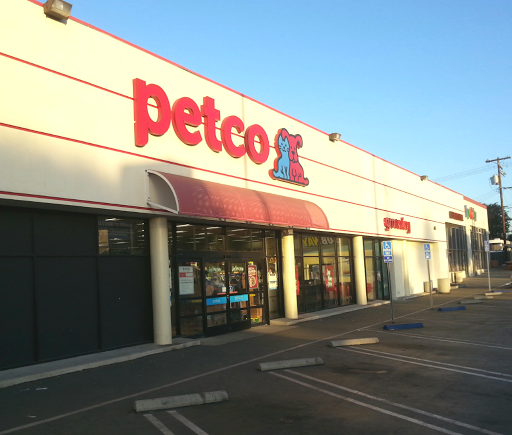 Petco Animal Supplies, 3525 W Victory Blvd, Burbank, CA 91505, USA, 