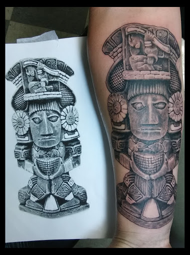 Explore black and gray tattoo ideas, creative tattoo ideas in Hamburg, available at New Horizon Tattoo