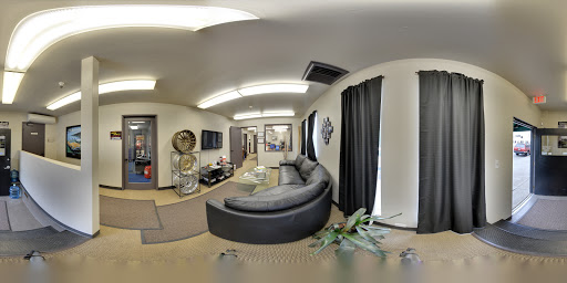 Used Car Dealer «Luxury Motors Online», reviews and photos, 1020 SE Market St, Portland, OR 97214, USA