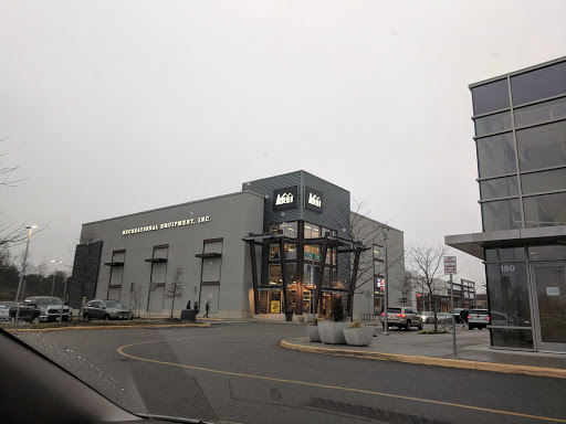 Camping Store «REI», reviews and photos, 15200 Potomac Town Pl #140, Woodbridge, VA 22191, USA