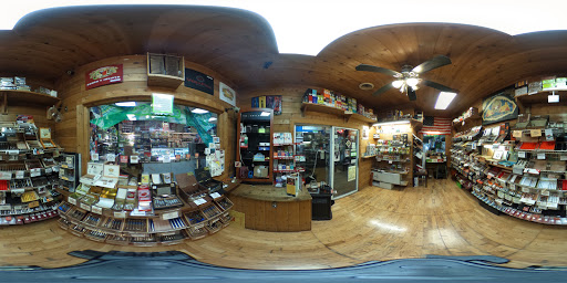 Tobacco Shop «Knuckleheads Tobacco & Gifts», reviews and photos, 550 State St, Madison, WI 53703, USA