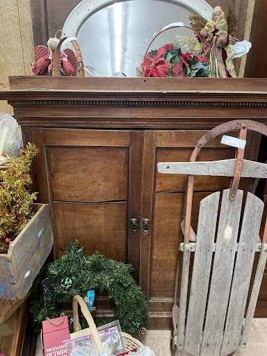 Consignment Shop «Refabulous Furnishings», reviews and photos, 2231 Vestal Pkwy W, Vestal, NY 13850, USA