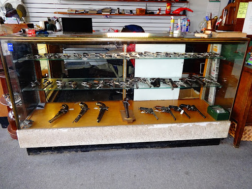 Antique Store «Antiques Unique», reviews and photos, 1305 OH-28, Loveland, OH 45140, USA