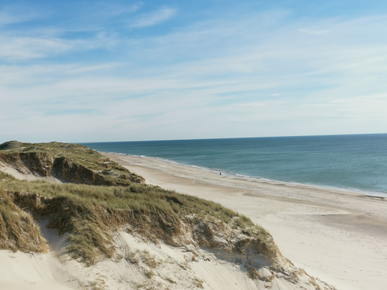Bjerregard Beach的照片 带有长直海岸