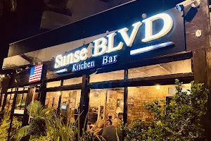 Sunset BLVD | Kitchen bar image