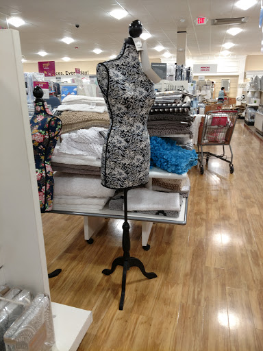 Department Store «Marshalls & HomeGoods», reviews and photos, 731 Centerview Blvd, Kissimmee, FL 34741, USA