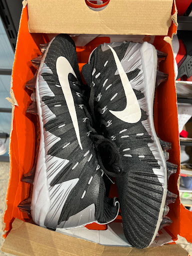 Sporting Goods Store «Nike Factory Store», reviews and photos, 8510 S Cottage Grove Ave, Chicago, IL 60619, USA