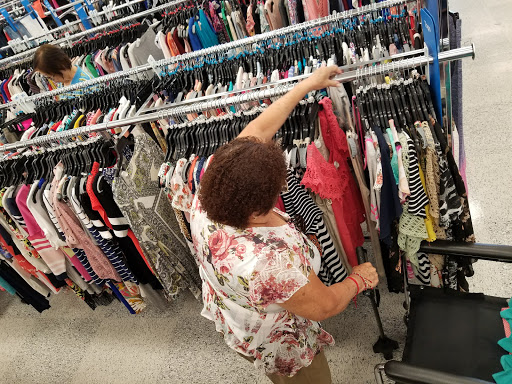 Clothing Store «Ross Dress for Less», reviews and photos, 257 N Weber Rd, Bolingbrook, IL 60490, USA