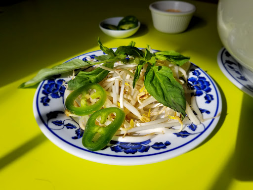 Akiai pho autentica comida vietnamita