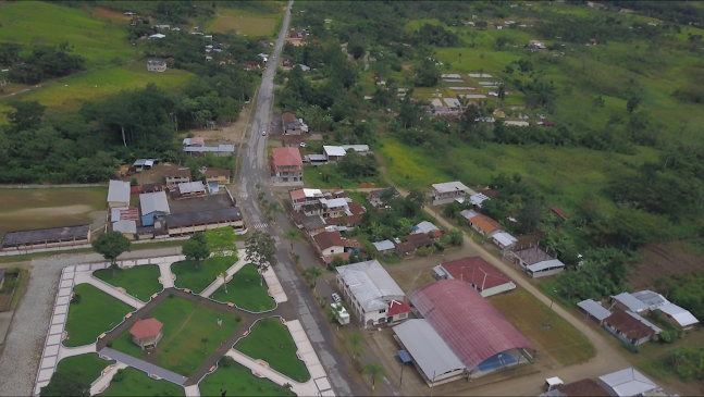 Centro Comercial de Piuntza - Guadalupe