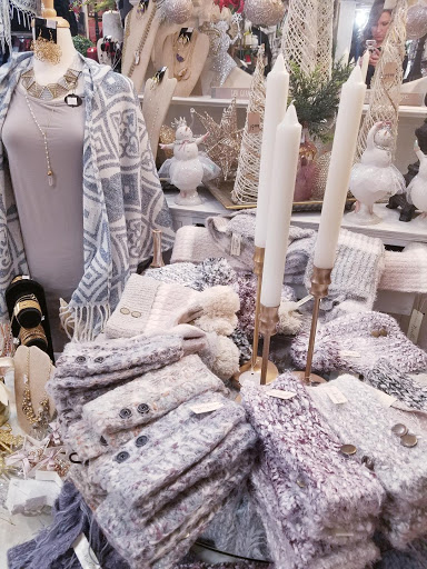 Gift Shop «Fireplace Gifts & Florist», reviews and photos, 6800 E Main St, Reynoldsburg, OH 43068, USA