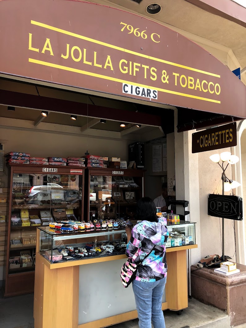 La Jolla Gifts & Tobacco