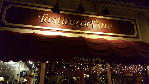 Wine Store «Tasting deVine», reviews and photos, 127 W Front St, Wheaton, IL 60187, USA