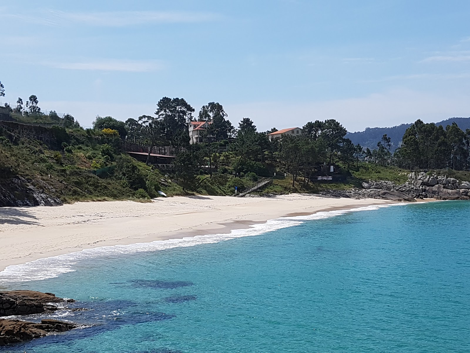 Praia de Francon'in fotoğrafı ve yerleşim