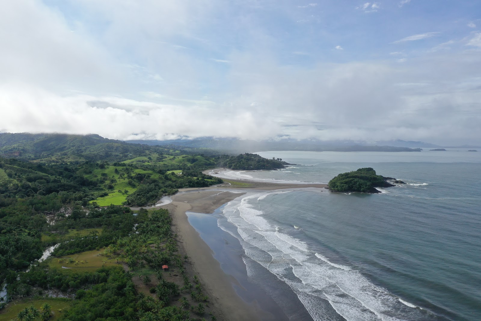Fotografie cu Morrillo Beach cu long bay
