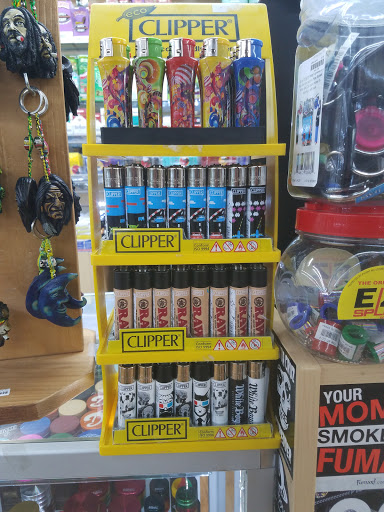 Tobacco Shop «Vape & Smoke Shop - Pines», reviews and photos, 2072 N University Dr, Pembroke Pines, FL 33024, USA