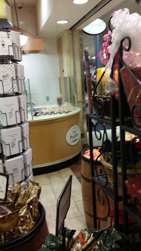 Department Store «Bon-Ton», reviews and photos, 443 E Main St, Westfield, MA 01085, USA